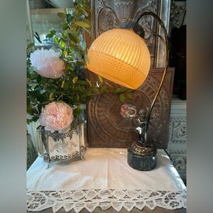 Vintage Antique Brass marble glass dome shade cherub small table lamp Victorian
